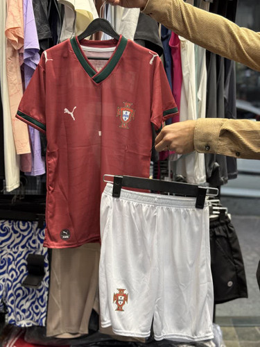 خرید لباس پرتغال